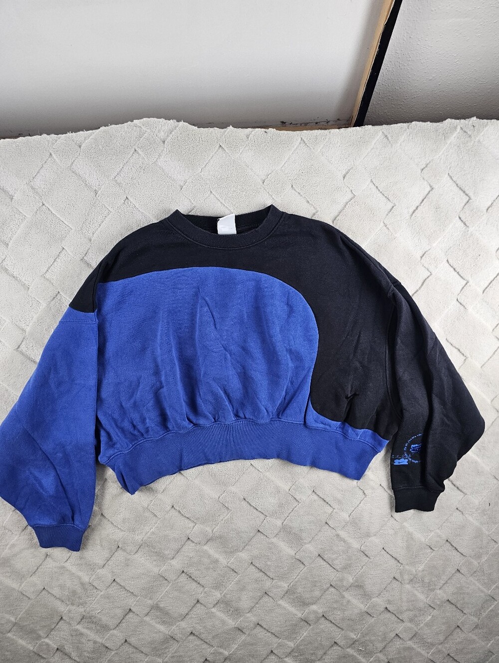 Nike Sportswear  Color-Clash Cropped Fleece Crewneck Sweatshirt Womens Small